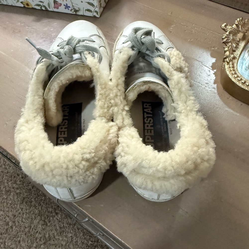 Authentic Golden goose shearling superstar sneaker! Size 8! - Picture 5 of 7
